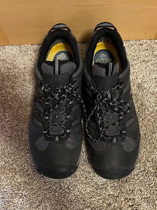 Keen Men\'s Black Hiking Boots: Size 13 main image 3